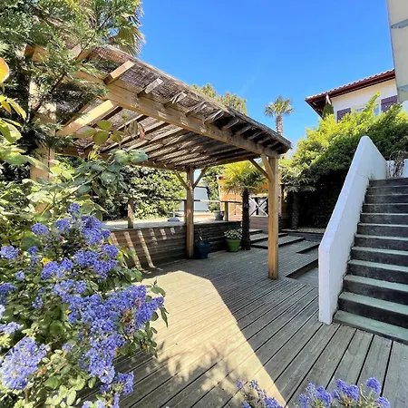 Semesterbostad Abatilles: Maison Spacieuse 150m² Pres Plage, 4 Chambres, Jardin, Parking, Wifi - Fr-1-420-100 Arcachon