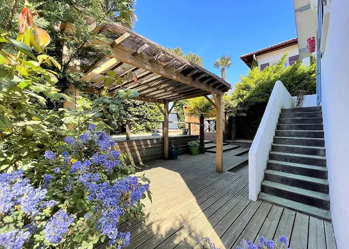 Hébergement de vacances Arcachon Abatilles: Maison spacieuse 150m² près plage, 4 chambres, jardin, parking, WIFI - FR-1-420-100 Arcachon